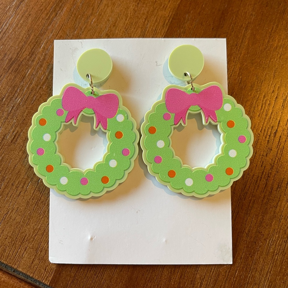 Cute Green and Pink Wreath Earrings!